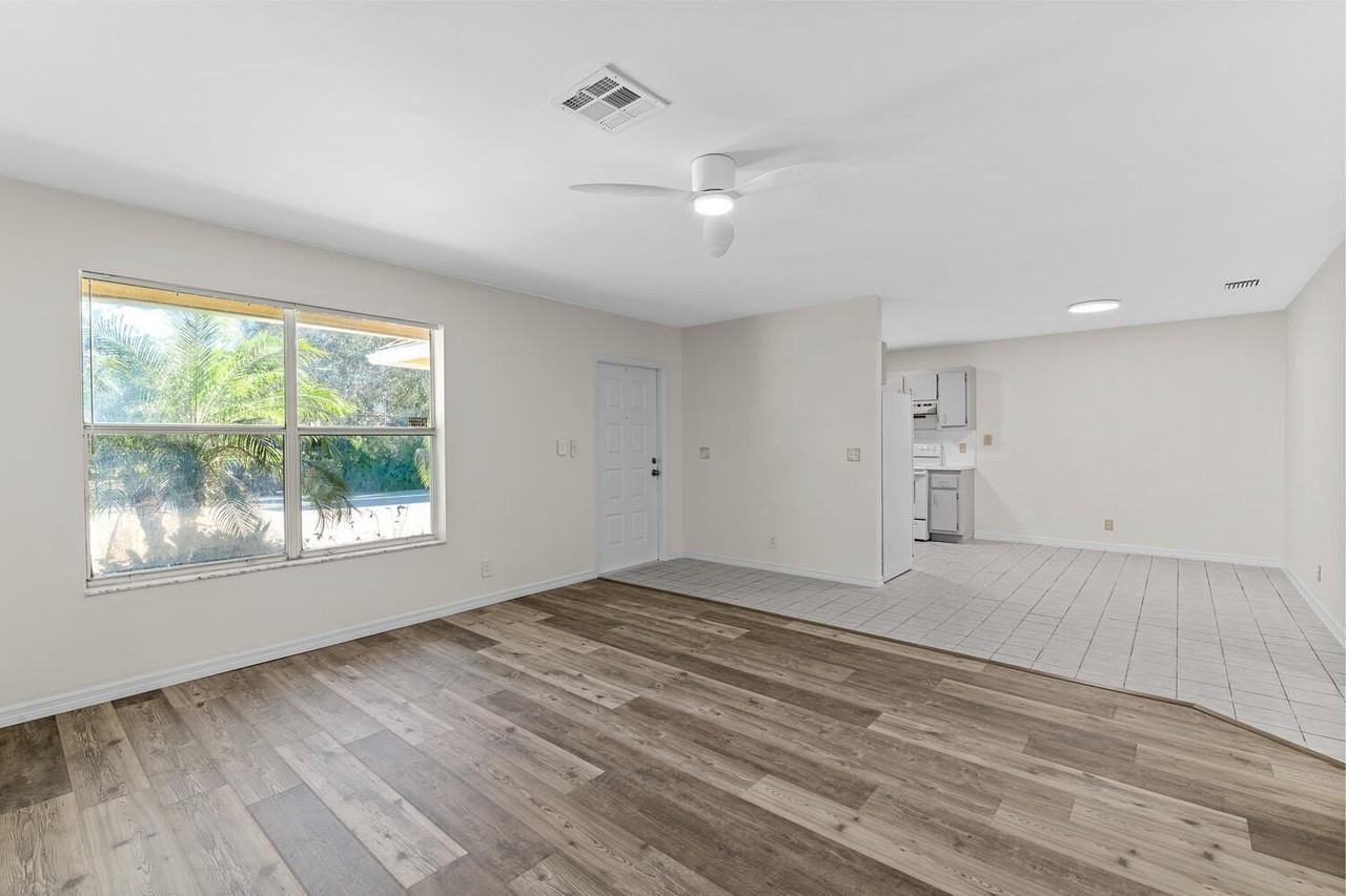 13868 York Ct - Photo 5 of 27