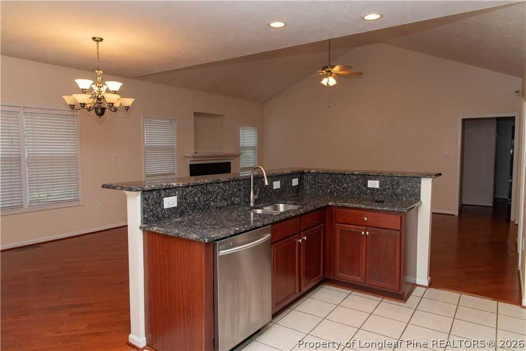 36 Wateredge Ln - Photo 4 of 18