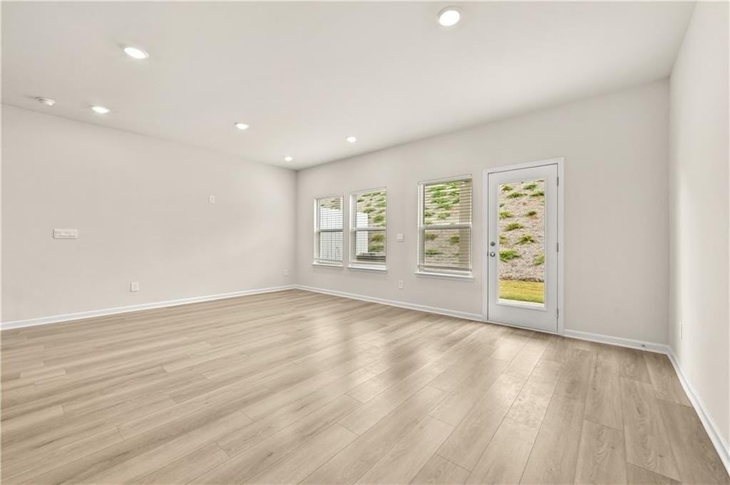 3635 Shore Wood Ave - Photo 7 of 39