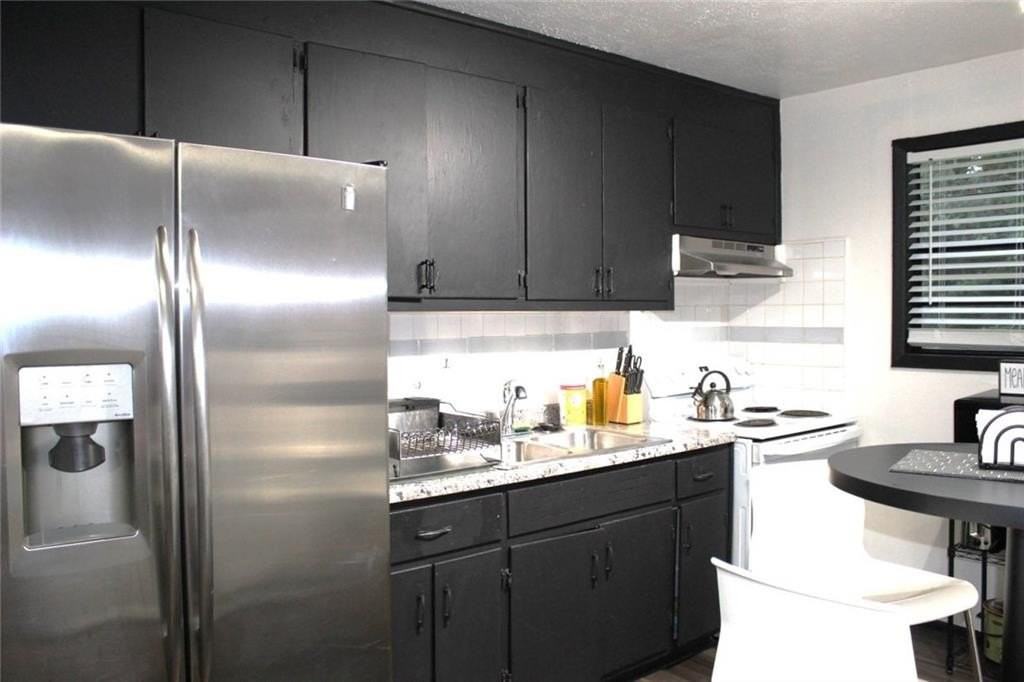 141 R L Stewart Ct - Photo 4 of 12