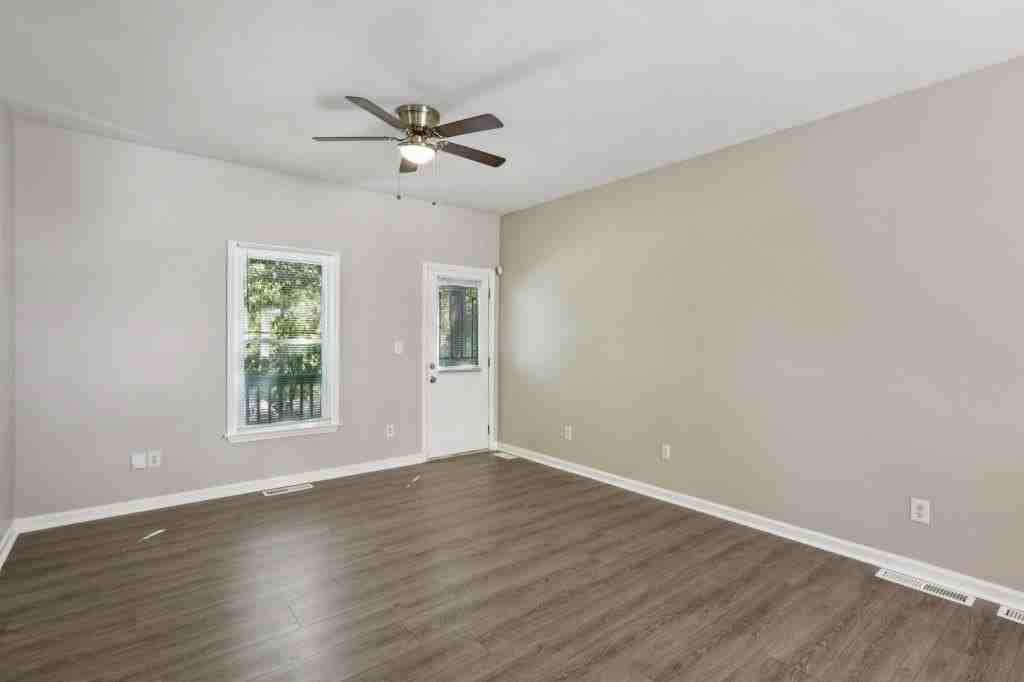 739 Prince Pl Nw - Photo 2 of 29