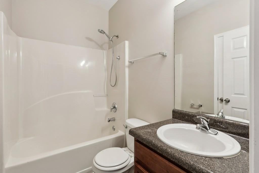 739 Prince Pl Nw - Photo 5 of 29