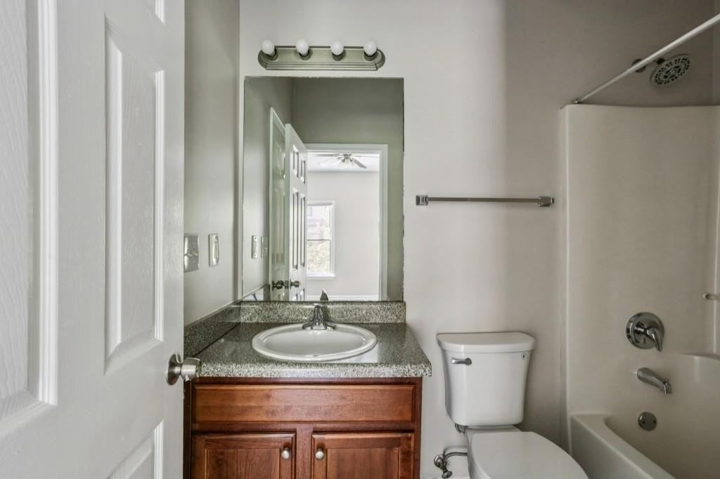 740 Prince Pl Nw - Photo 5 of 31