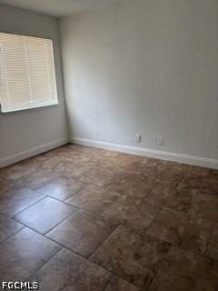 2855 Winkler Ave #111 - Photo 5 of 9