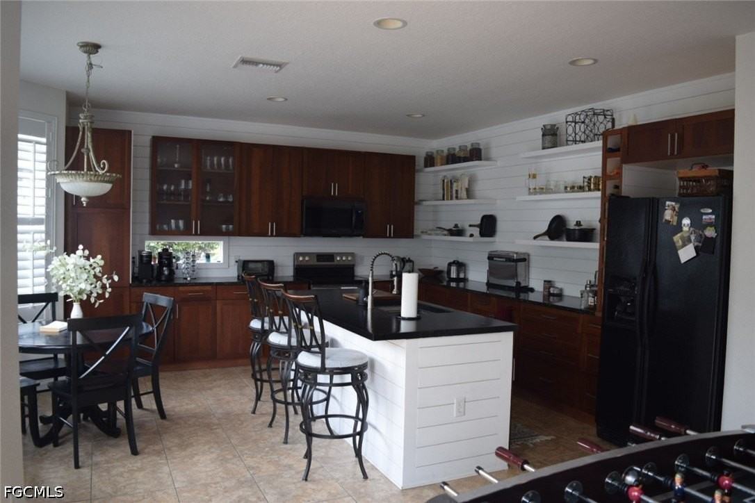 9923 Springlake Cir - Photo 2 of 10