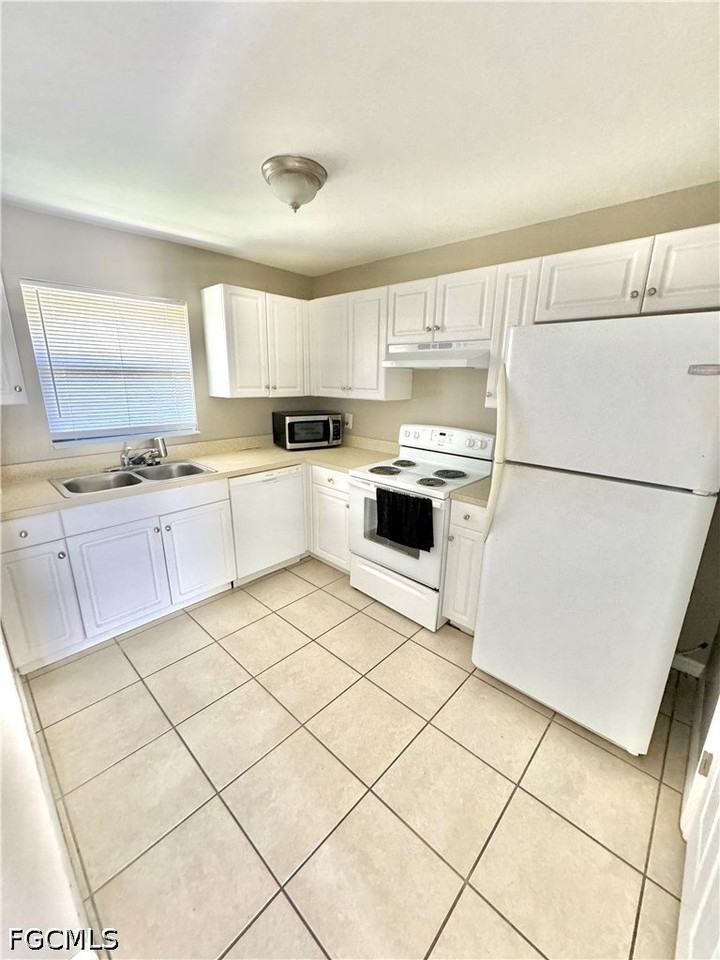 129 Se 23rd Pl - Photo 2 of 8
