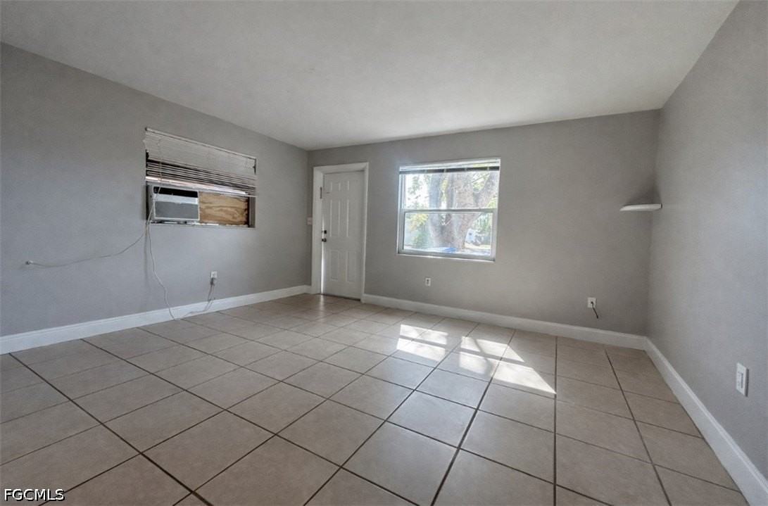 919 Freemont St - Photo 3 of 12