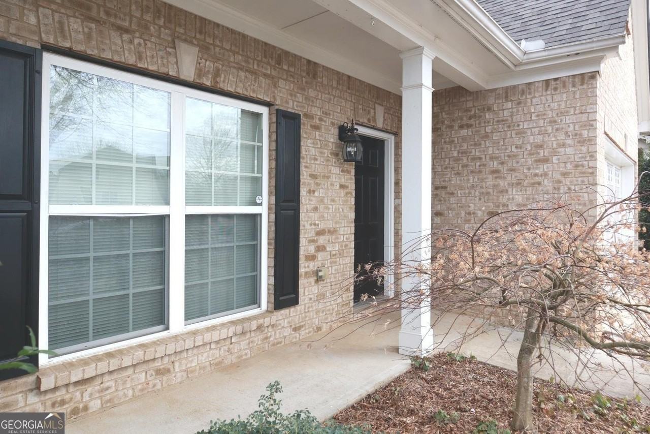 442 Crestmont Ln - Photo 4 of 27