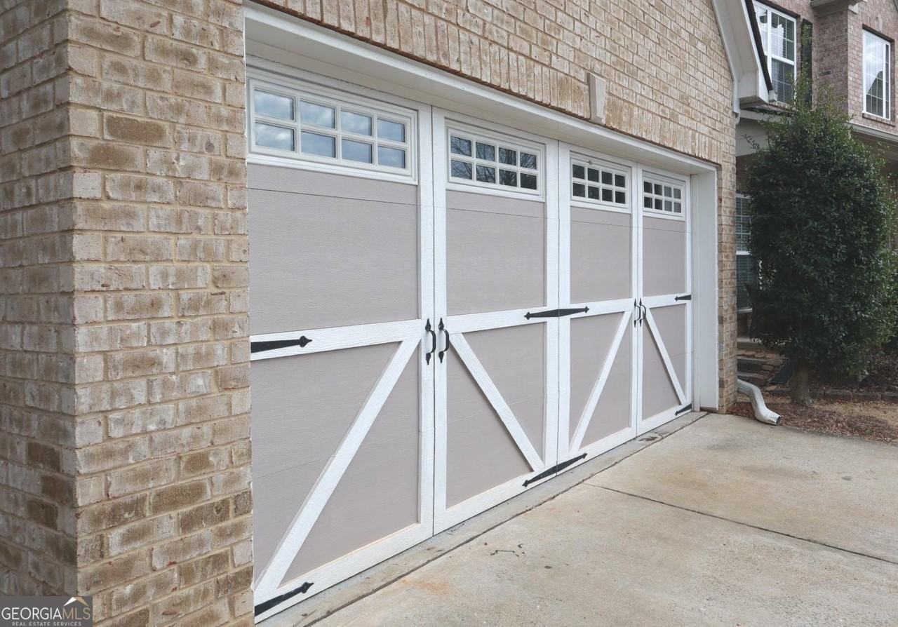442 Crestmont Ln - Photo 5 of 27