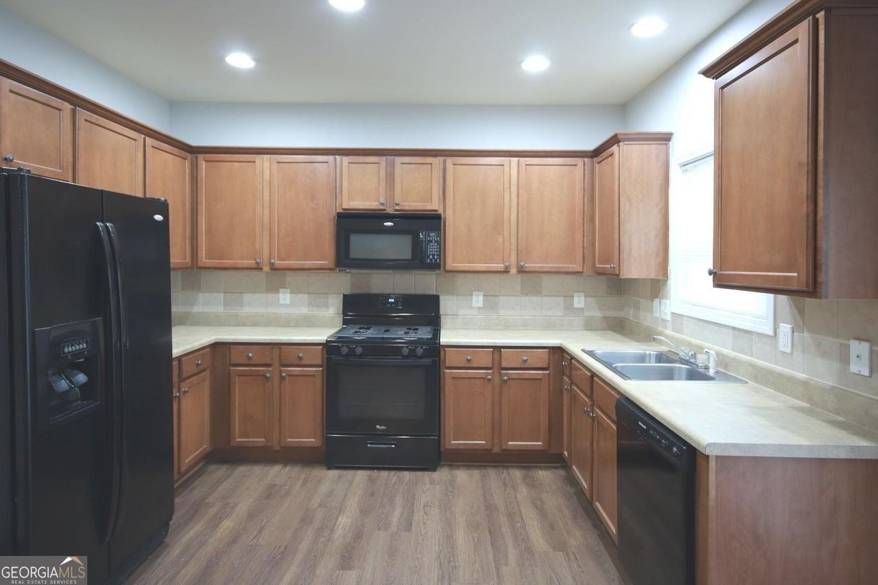 442 Crestmont Ln - Photo 6 of 27