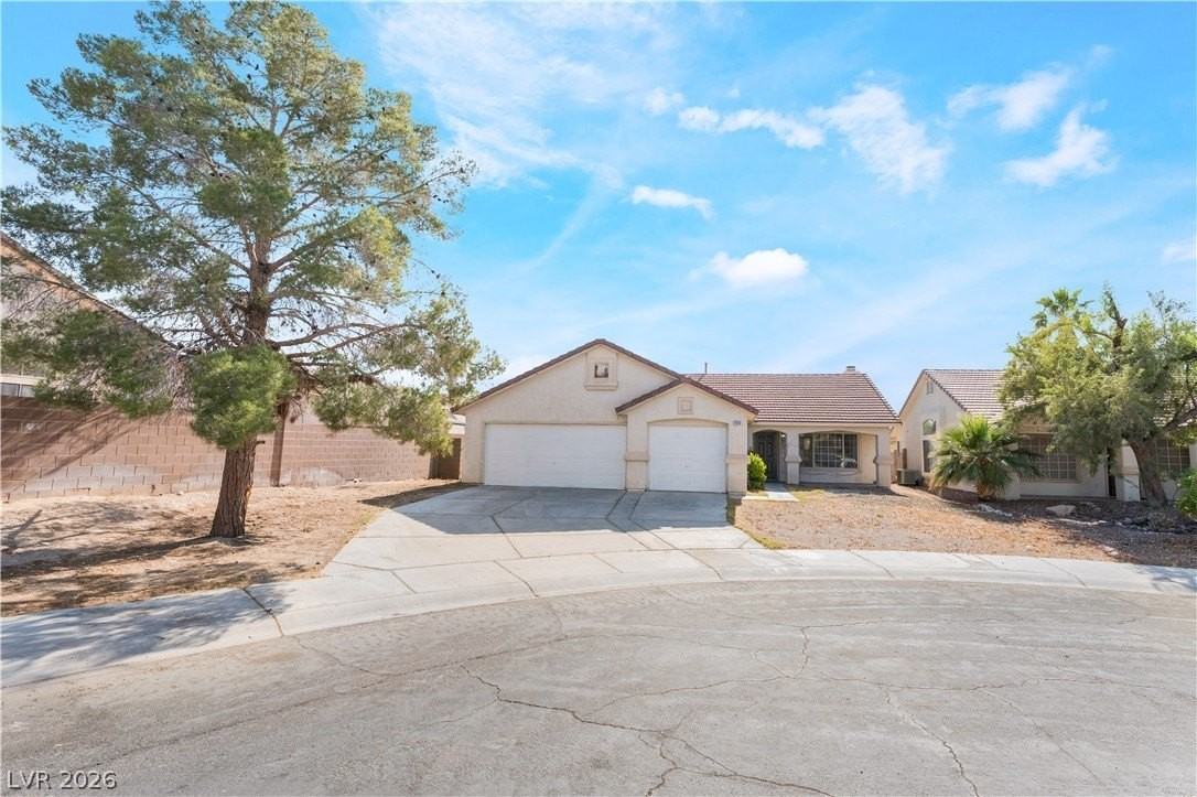 2816 Evelyn Lake Ct - Photo 2 of 40