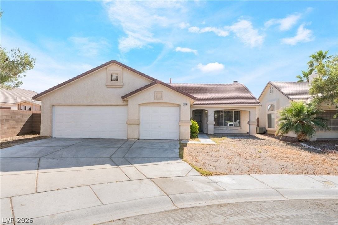 2816 Evelyn Lake Ct - Photo 3 of 40