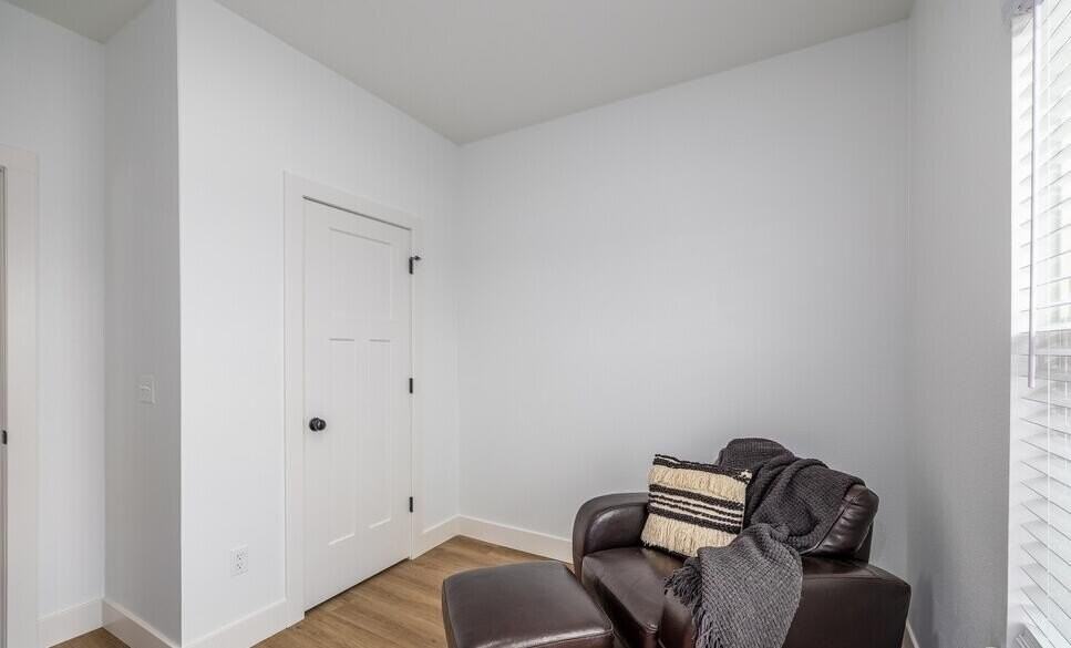 937 N Blake Ave - Photo 5 of 22