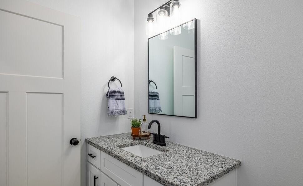 929 N Blake Ave - Photo 6 of 22