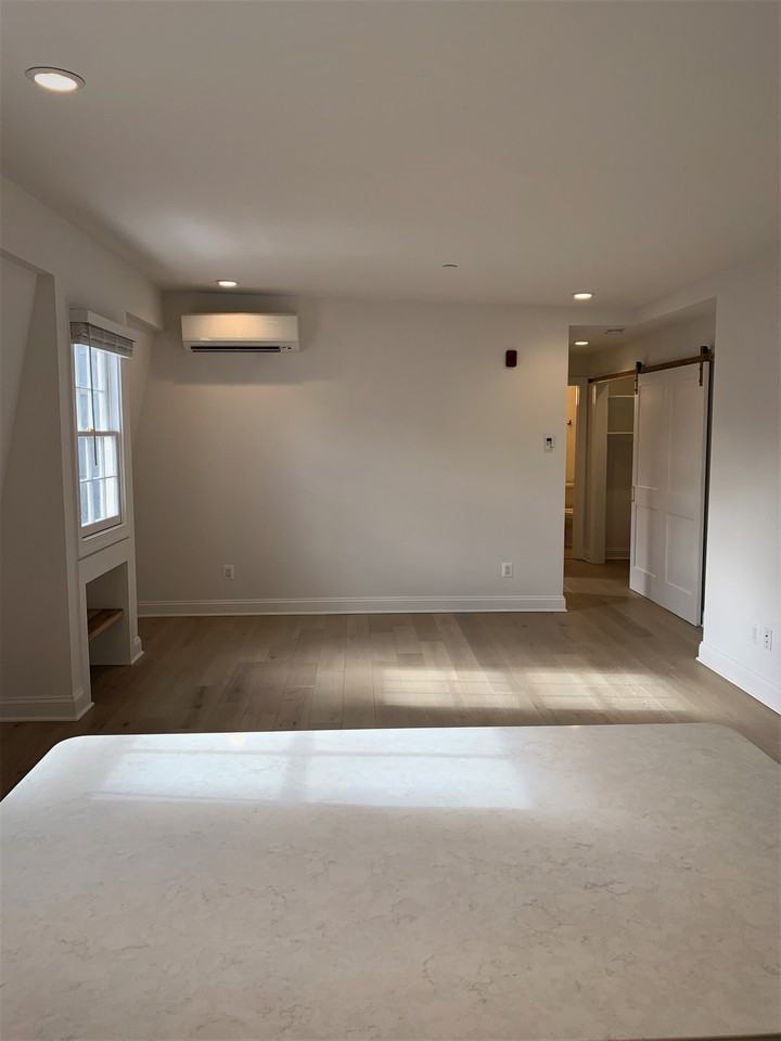 152 Main StreetUnit 302 #302 - Photo 2 of 6