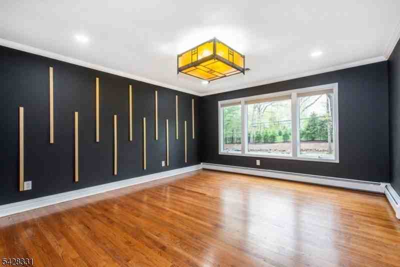 179 Woodside Ave - Photo 3 of 26