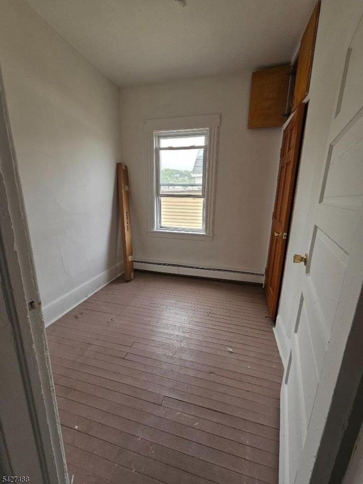 844 Main St - Photo 6 of 7