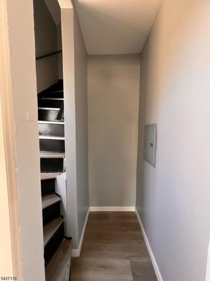 195 Park Ave #2 - Photo 3 of 13