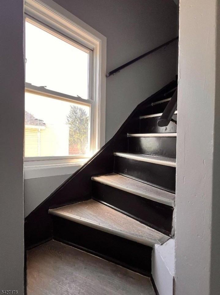195 Park Ave #2 - Photo 4 of 13