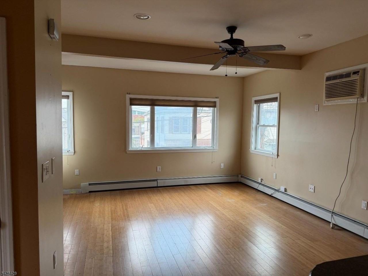 168 Division Ave - Photo 3 of 11