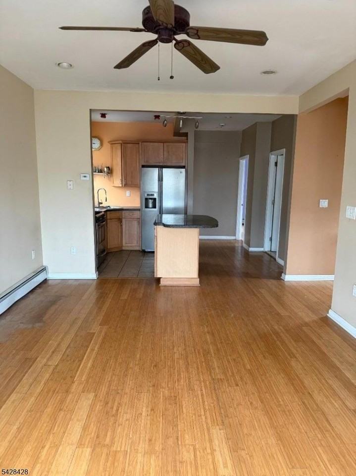 168 Division Ave - Photo 5 of 11
