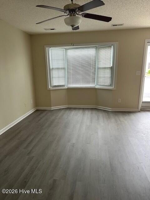 3812 E Vancroft Cir #L3 - Photo 5 of 14