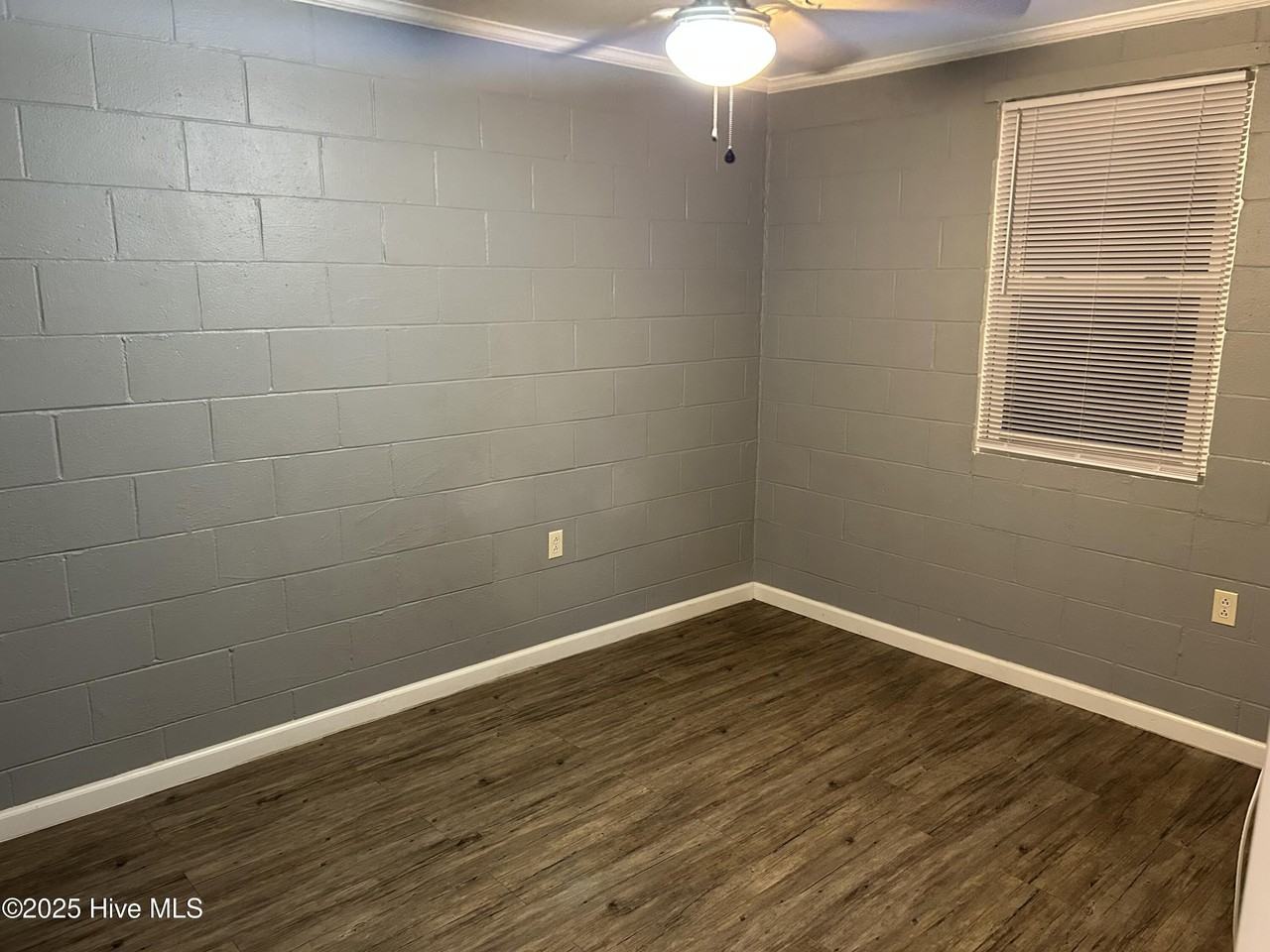 203 Morton St #5 - Photo 3 of 5