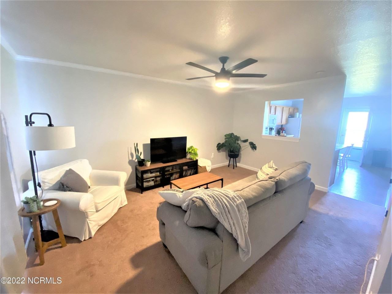 901 Springwood Dr - Photo 2 of 8