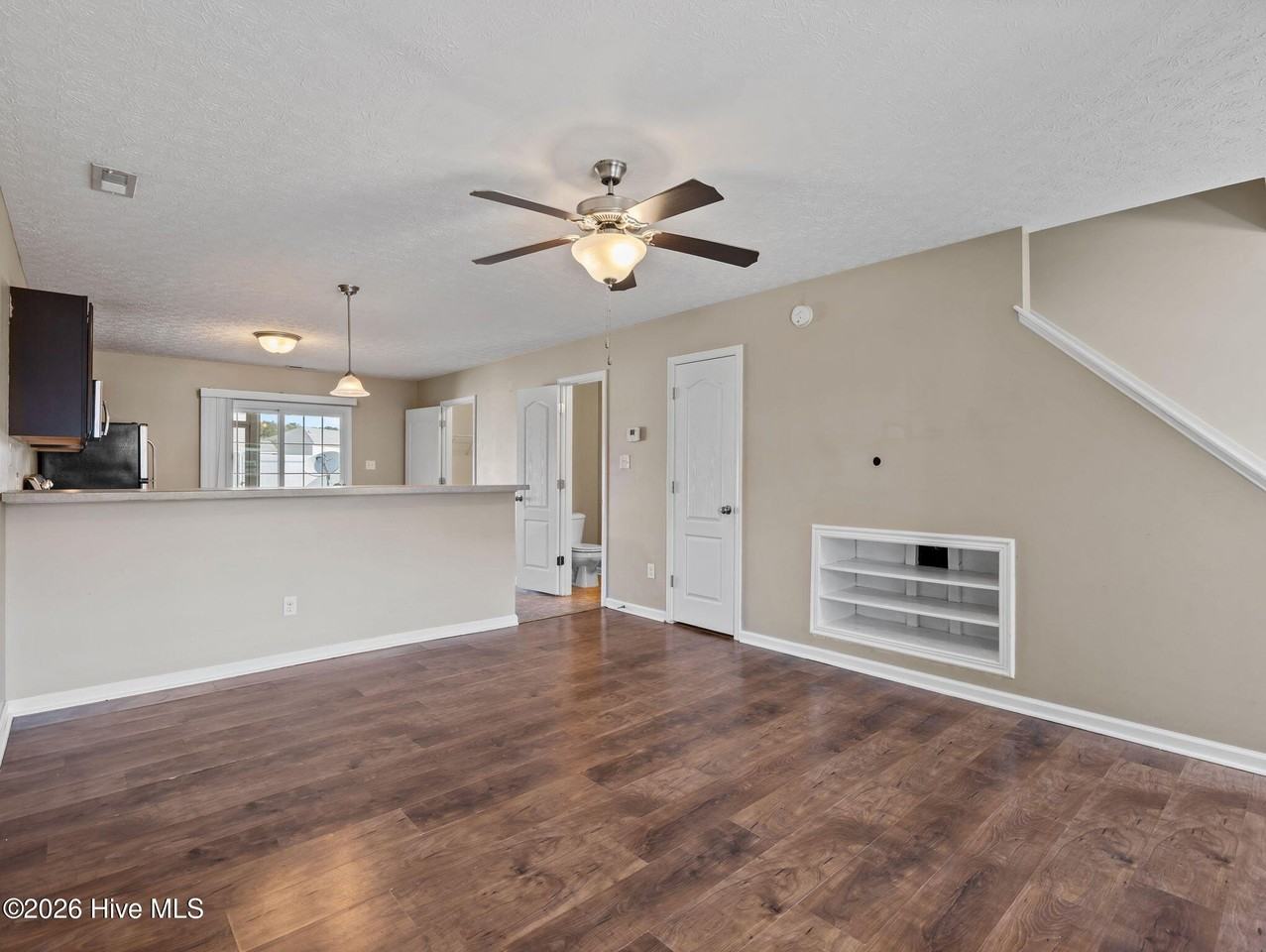 504 Cider Hill Rd - Photo 3 of 19