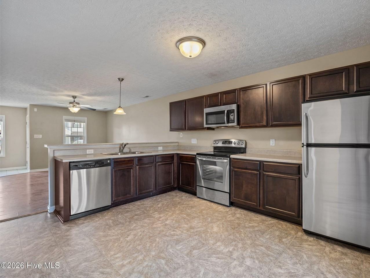 504 Cider Hill Rd - Photo 4 of 19