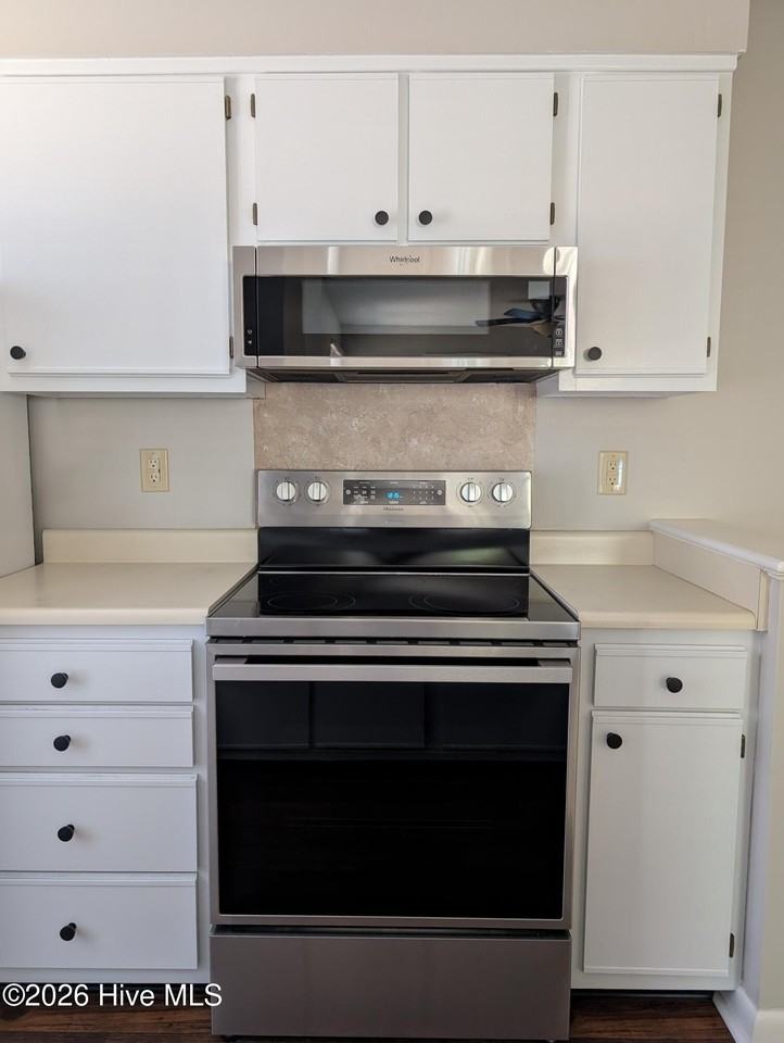 1203 Wilshire Cir - Photo 4 of 14
