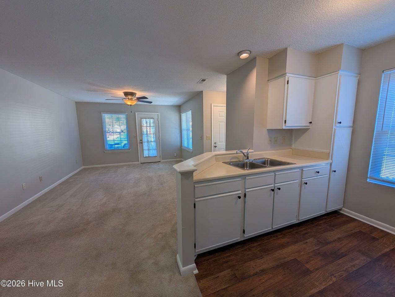 1203 Wilshire Cir - Photo 6 of 14