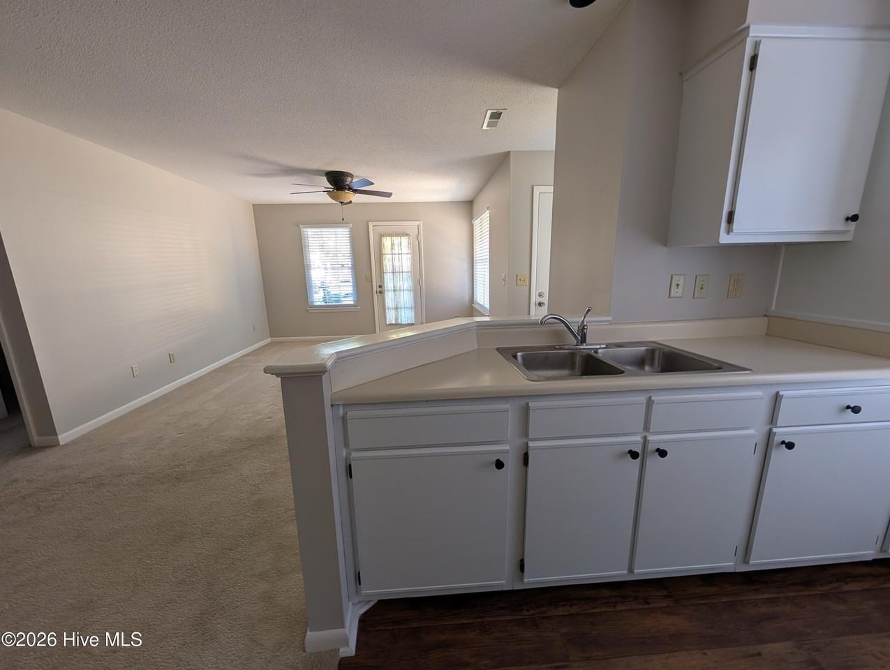 1203 Wilshire Cir - Photo 7 of 14