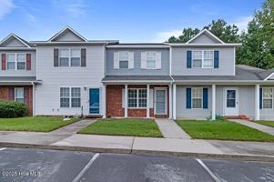 featured image of 305 Meadowbrook Ln