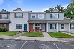 305 Meadowbrook Ln - Photo 1 of 1