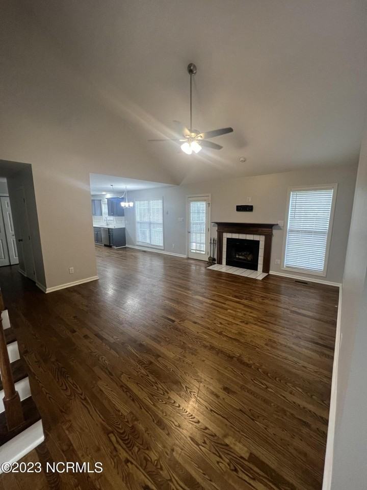 6 Pierce Pl - Photo 7 of 16