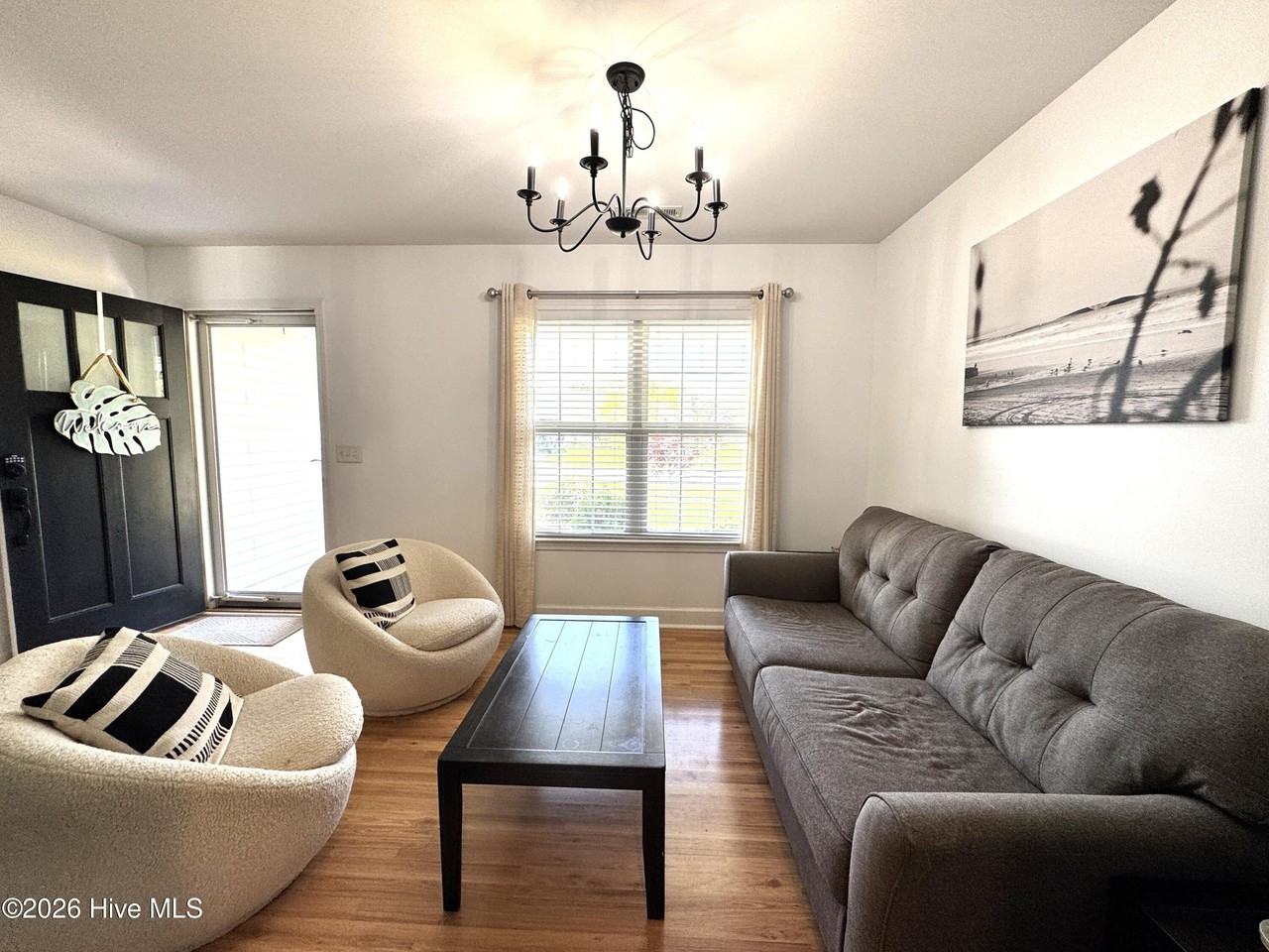 418 Amaryllis Ln - Photo 6 of 37