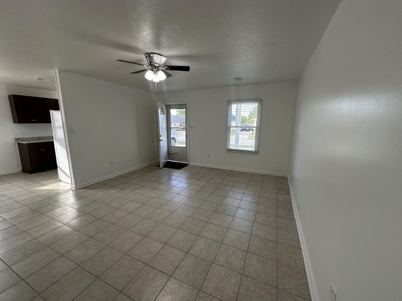 1715 Gerald Dr - Photo 4 of 17