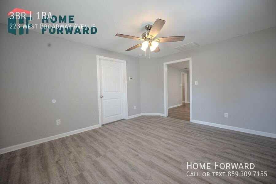 223 W Broadway Ave - Photo 4 of 17