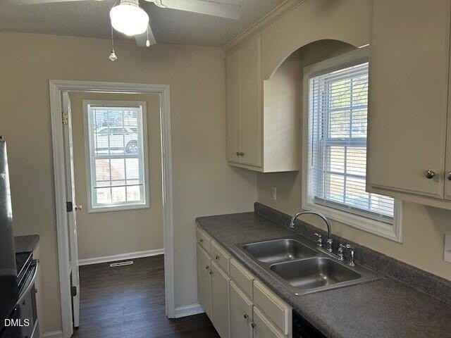 3010 Brittany Dr - Photo 7 of 16