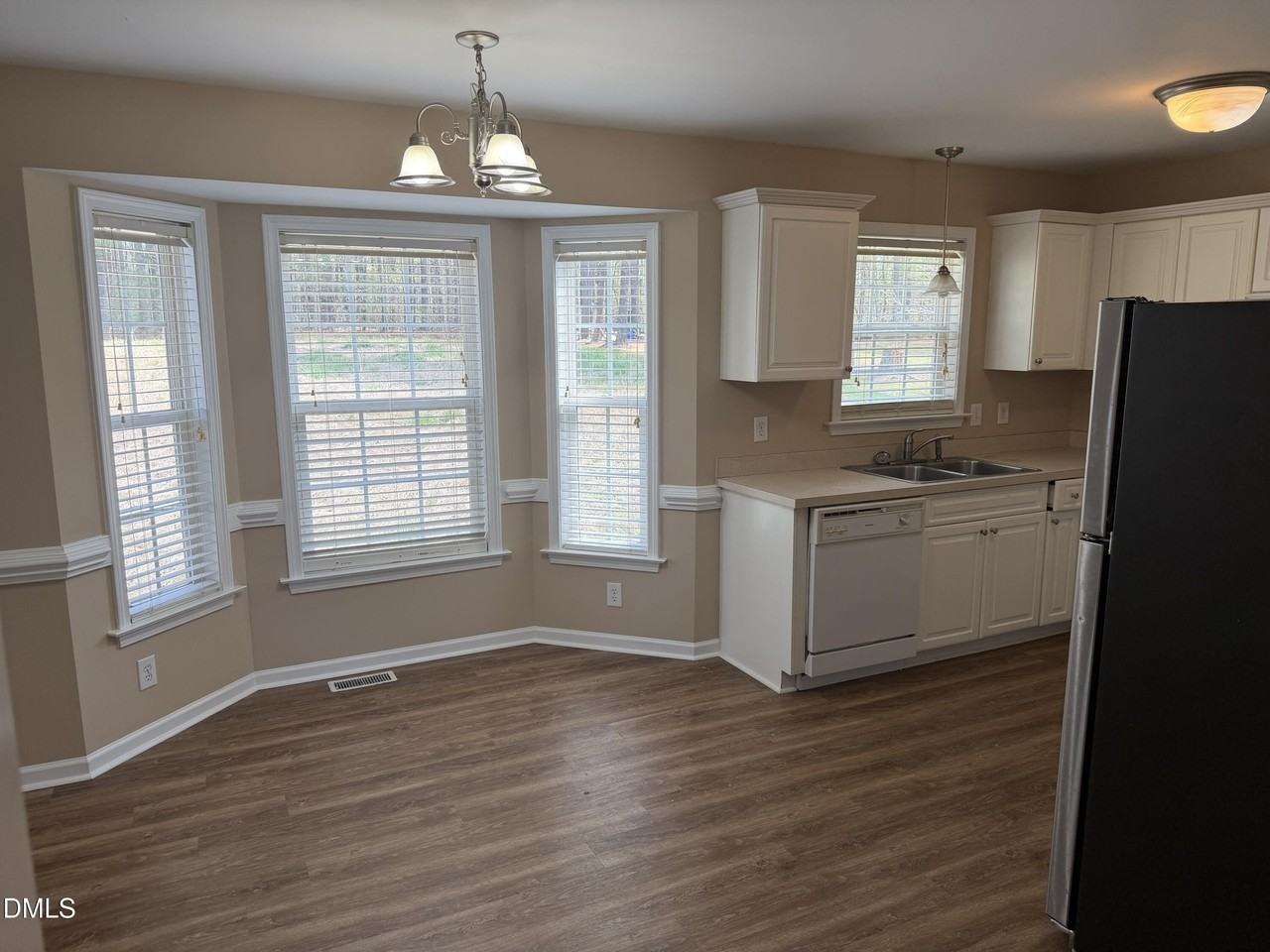 313 Opal Ln - Photo 4 of 14