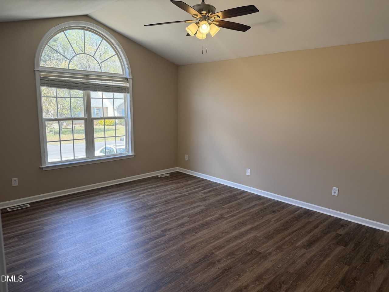 313 Opal Ln - Photo 7 of 14