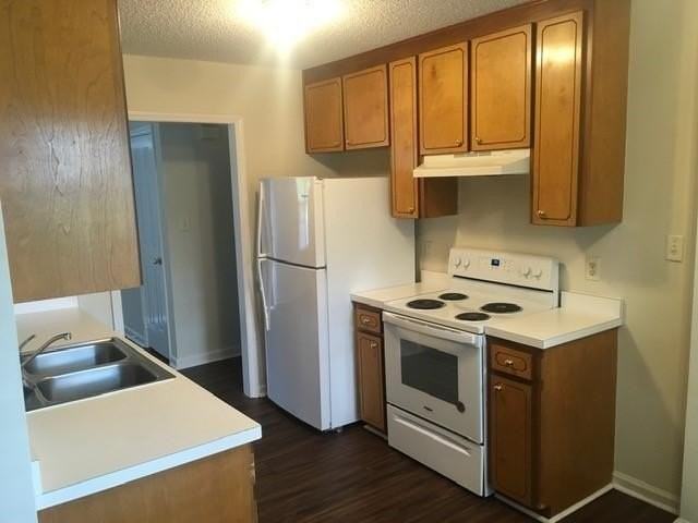 102 Gracie Ln - Photo 3 of 14