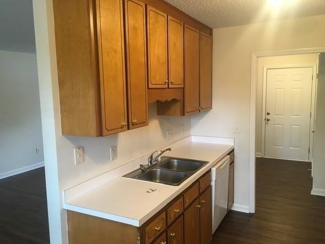 102 Gracie Ln - Photo 4 of 14