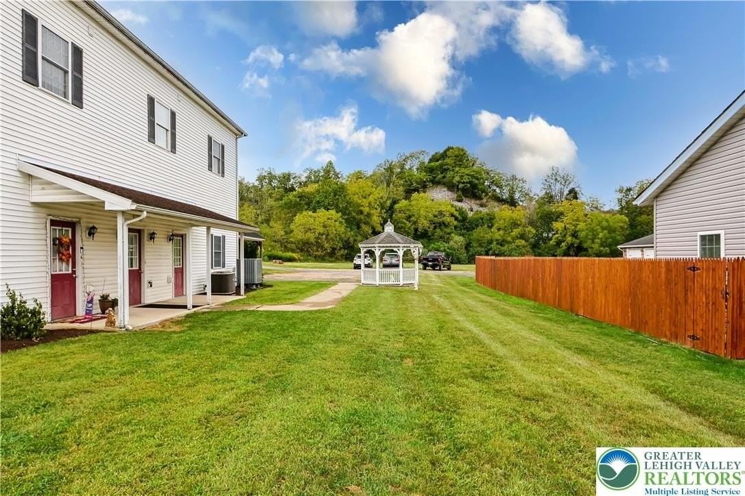 4029 Main St #B - Photo 3 of 26