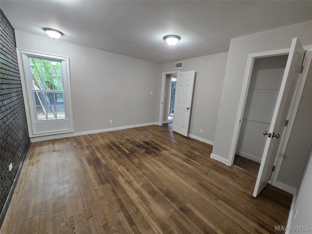 3737 Wesley Dr - Photo 6 of 15