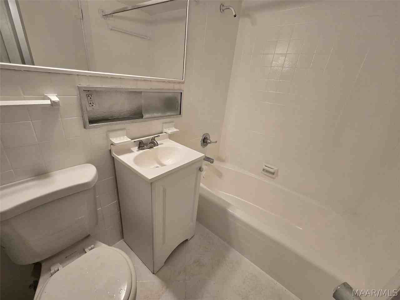 3737 Wesley Dr - Photo 7 of 15