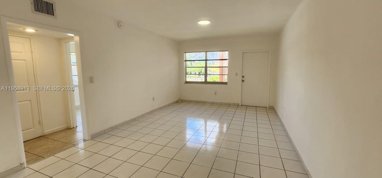 3670 Sw 10th St #10B - Photo 3 of 14