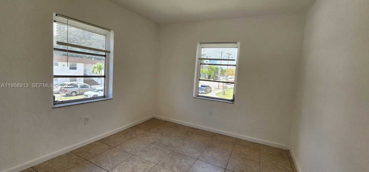 3670 Sw 10th St #10B - Photo 5 of 14