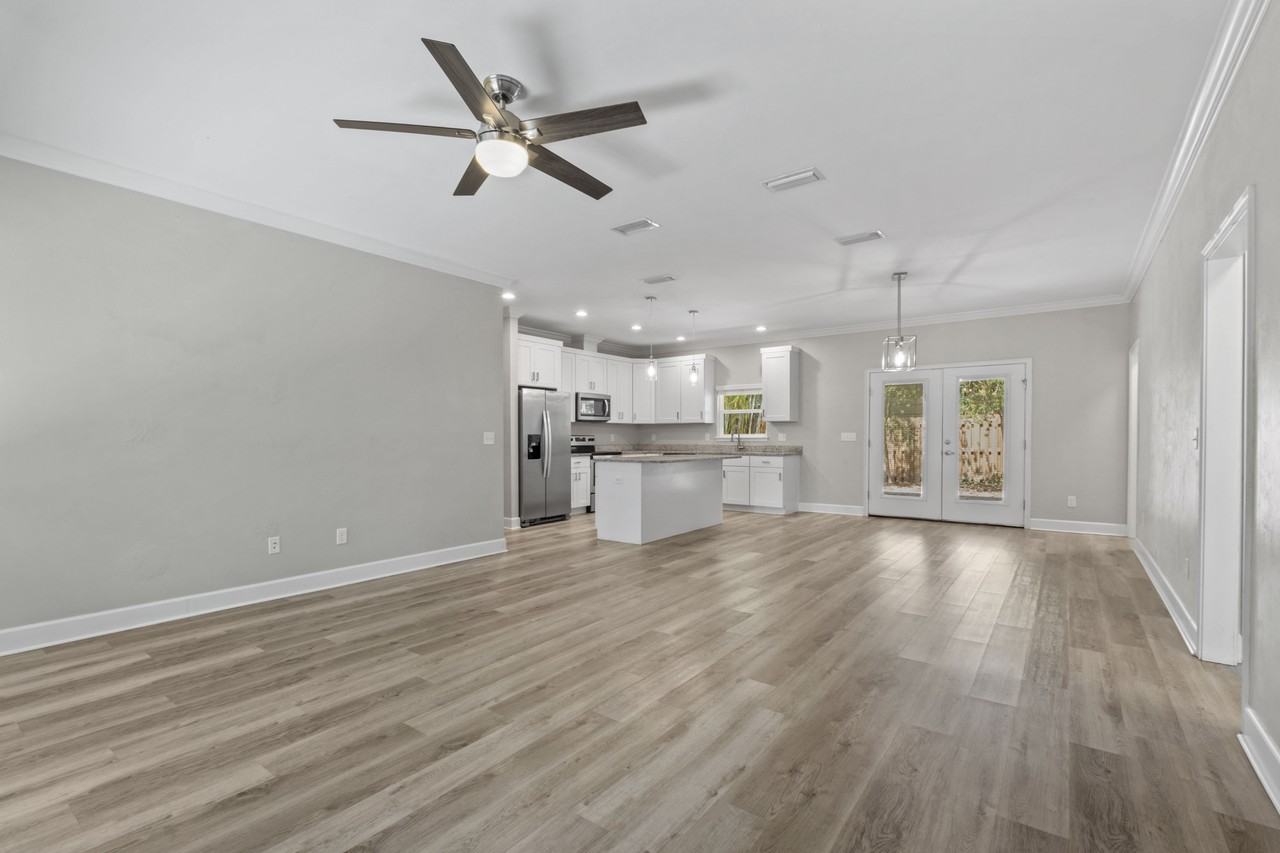 25726 Sw 19th Ave #1 - Photo 2 of 16